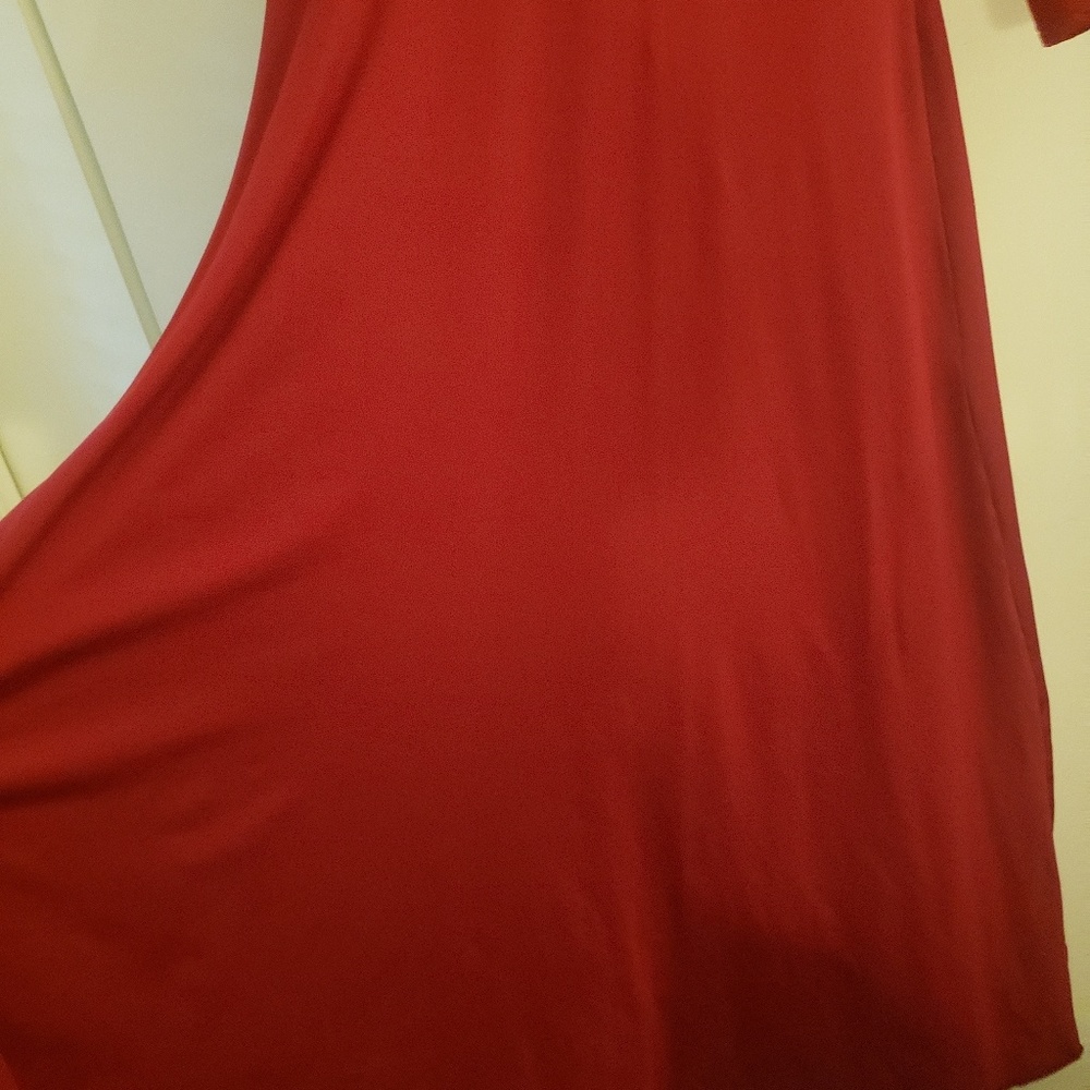 Red dress - Picture 3 of 4